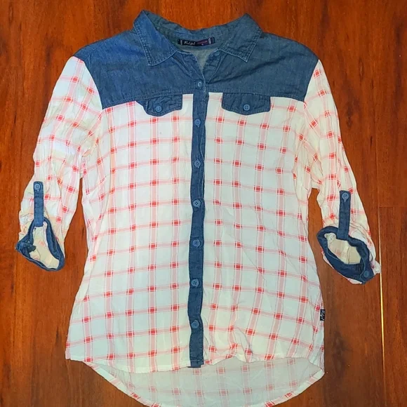 Button-up Shirt - Picture 2 of 2